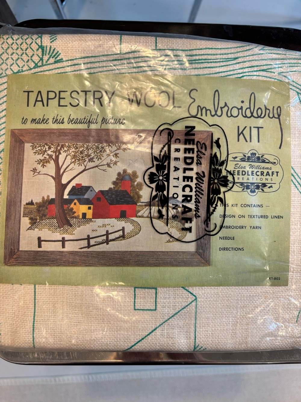 Tapestry Wool Embroidery Kit - Cream & Green
